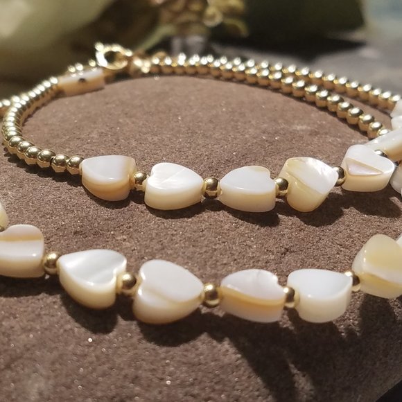 Seashell Heart Bead Bracelet Mother of Pearl - Picture 5 of 6